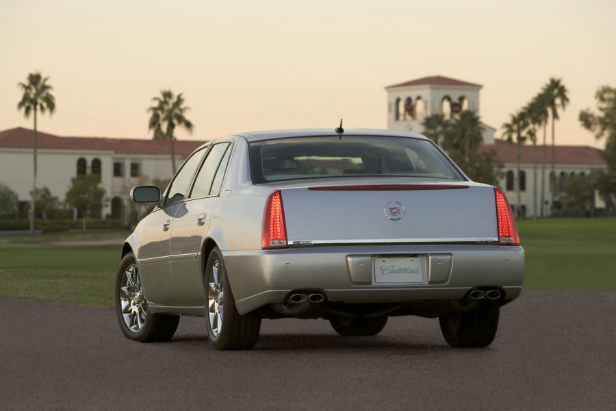  Cadillac DTS 2006 года  (фото 24 из 41)